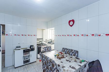 Casa à venda com 240m², 4 quartos e 3 vagas Casa à venda com 240m², 4 quartos e 3 vagasCozinha