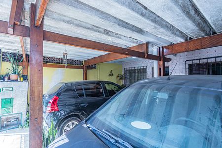 Casa à venda com 240m², 4 quartos e 3 vagas Casa à venda com 240m², 4 quartos e 3 vagasGaragem