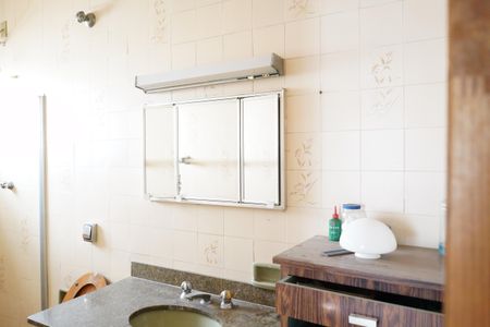 Casa à venda com 280m², 5 quartos e 3 vagasBanheiro da Suíte 2