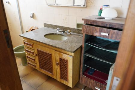 Casa à venda com 280m², 5 quartos e 3 vagasBanheiro da Suíte 2