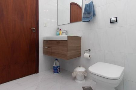 Casa à venda com 231m², 3 quartos e 4 vagas Casa à venda com 231m², 3 quartos e 4 vagasBanheiro da Suíte
