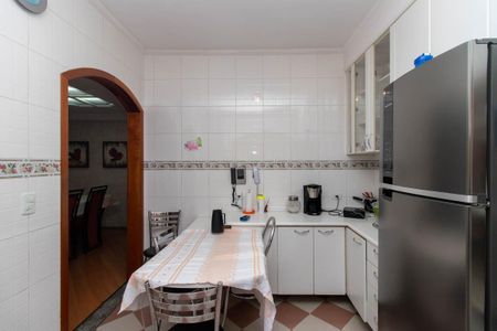 Casa à venda com 231m², 3 quartos e 4 vagas Casa à venda com 231m², 3 quartos e 4 vagasCozinha