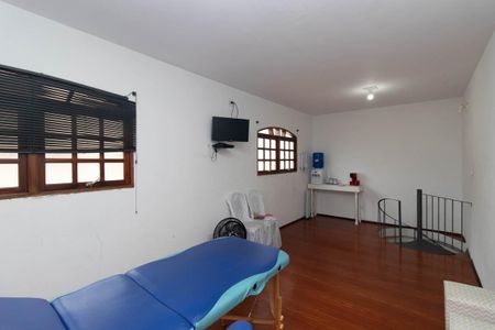 Casa à venda com 231m², 3 quartos e 4 vagas Casa à venda com 231m², 3 quartos e 4 vagasEspaço de Festa