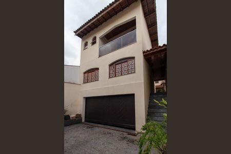 Casa à venda com 231m², 3 quartos e 4 vagas Casa à venda com 231m², 3 quartos e 4 vagasGaragem