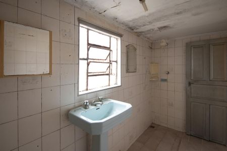 Casa à venda com 110m², 2 quartos e 1 vaga Casa à venda com 110m², 2 quartos e 1 vagaBanheiro