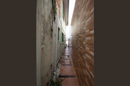 Casa à venda com 110m², 2 quartos e 1 vaga Casa à venda com 110m², 2 quartos e 1 vagaEscada