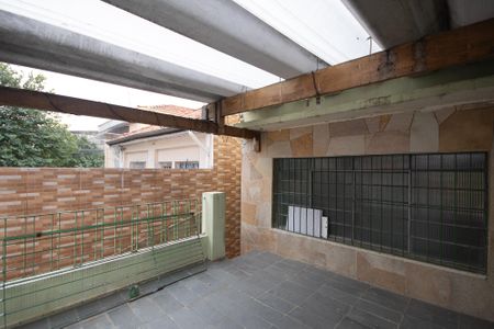 Casa à venda com 110m², 2 quartos e 1 vaga Casa à venda com 110m², 2 quartos e 1 vagaVaranda