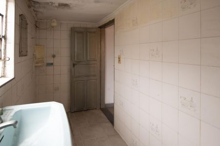 Casa à venda com 110m², 2 quartos e 1 vaga Casa à venda com 110m², 2 quartos e 1 vagaBanheiro