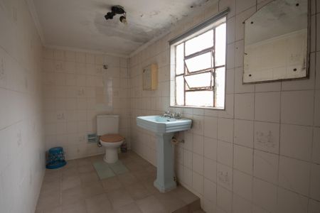 Casa à venda com 110m², 2 quartos e 1 vaga Casa à venda com 110m², 2 quartos e 1 vagaBanheiro