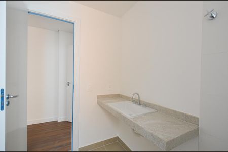 Apartamento à venda com 76m², 2 quartos e 2 vagasBanheiro Suíte 1/