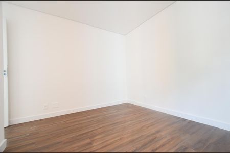 Apartamento à venda com 76m², 2 quartos e 2 vagasSuíte 1