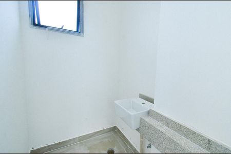 Apartamento à venda com 131m², 2 quartos e 3 vagasBanheiro de Serviço