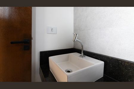 Casa à venda com 137m², 3 quartos e 2 vagas Casa à venda com 137m², 3 quartos e 2 vagasBanheiro da Suíte 1