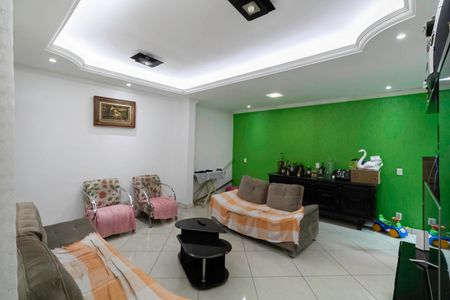 Casa à venda com 150m², 3 quartos e 2 vagasSala