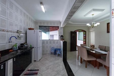 Casa à venda com 150m², 3 quartos e 2 vagasCozinha