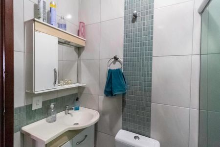 Casa à venda com 150m², 3 quartos e 2 vagasBanheiro social 