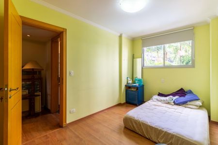 Apartamento à venda com 200m², 4 quartos e 2 vagas Apartamento à venda com 200m², 4 quartos e 2 vagasQuarto 2