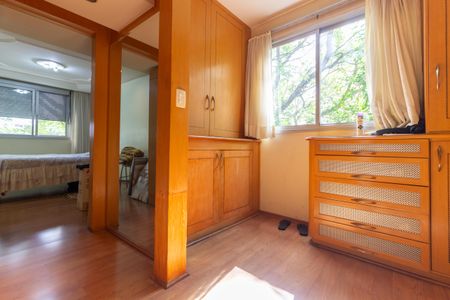 Apartamento à venda com 200m², 4 quartos e 2 vagas Apartamento à venda com 200m², 4 quartos e 2 vagasCloset da suíte
