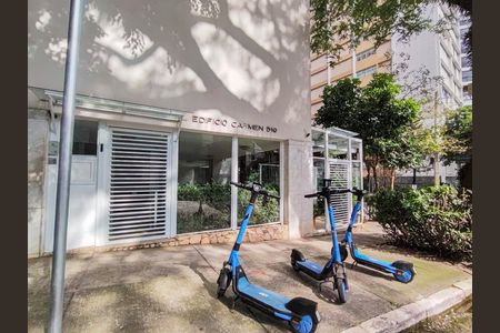 Apartamento à venda com 200m², 4 quartos e 2 vagas Apartamento à venda com 200m², 4 quartos e 2 vagasFachada