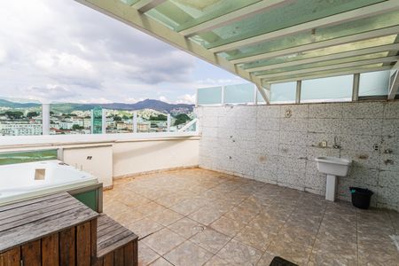 Apartamento à venda com 140m², 3 quartos e 3 vagas Apartamento à venda com 140m², 3 quartos e 3 vagasCobertura