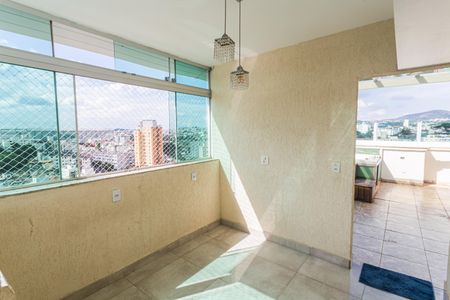 Apartamento à venda com 140m², 3 quartos e 3 vagas Apartamento à venda com 140m², 3 quartos e 3 vagasSala 2 na Cobertura