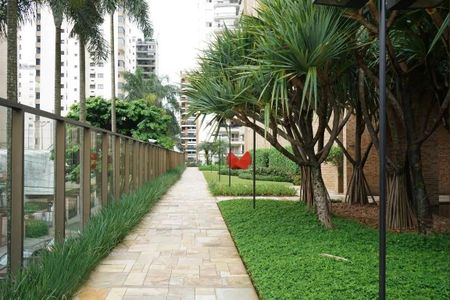 Apartamento à venda com 240m², 4 quartos e 5 vagas