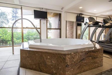 Apartamento à venda com 240m², 4 quartos e 5 vagas