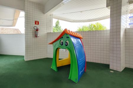 Apartamento para alugar com 119m², 2 quartos e 1 vaga Apartamento para alugar com 119m², 2 quartos e 1 vagaÁrea comum - Playground