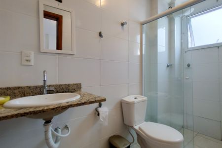 Apartamento para alugar com 119m², 2 quartos e 1 vaga Apartamento para alugar com 119m², 2 quartos e 1 vagaBanheiro da Suíte