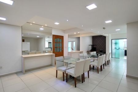 Apartamento para alugar com 119m², 2 quartos e 1 vaga Apartamento para alugar com 119m², 2 quartos e 1 vagaÁrea comum - Salão de festas