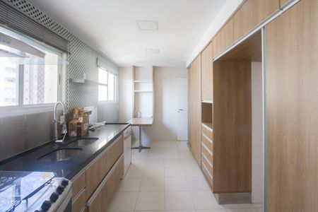 Apartamento para alugar com 179m², 3 quartos e 3 vagas Apartamento para alugar com 179m², 3 quartos e 3 vagasCozinha