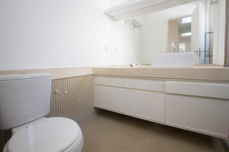 Apartamento para alugar com 179m², 3 quartos e 3 vagas Apartamento para alugar com 179m², 3 quartos e 3 vagasBanheiro Suíte 2