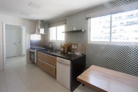 Apartamento para alugar com 179m², 3 quartos e 3 vagas Apartamento para alugar com 179m², 3 quartos e 3 vagasCozinha