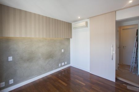 Apartamento para alugar com 179m², 3 quartos e 3 vagas Apartamento para alugar com 179m², 3 quartos e 3 vagasSuíte 2