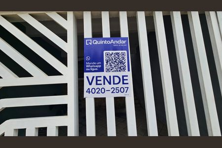 Casa à venda com 300m², 4 quartos e 2 vagas Casa à venda com 300m², 4 quartos e 2 vagasFachada e placa