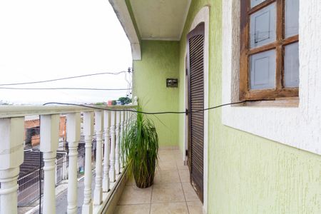 Casa à venda com 300m², 4 quartos e 2 vagas Casa à venda com 300m², 4 quartos e 2 vagasVaranda