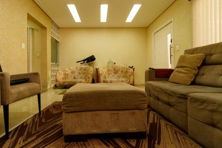 Casa à venda com 200m², 3 quartos e 2 vagas Casa à venda com 200m², 3 quartos e 2 vagasSala