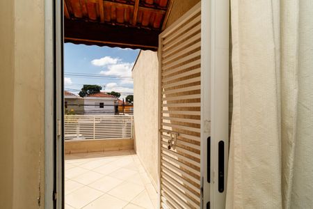 Casa à venda com 200m², 3 quartos e 2 vagas Casa à venda com 200m², 3 quartos e 2 vagasVaranda dos Quartos