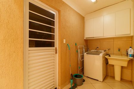 Casa à venda com 200m², 3 quartos e 2 vagas Casa à venda com 200m², 3 quartos e 2 vagasÁrea de Serviço