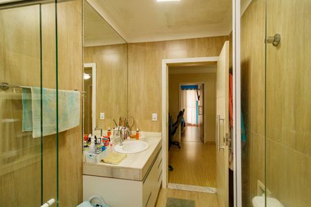 Casa à venda com 200m², 3 quartos e 2 vagas Casa à venda com 200m², 3 quartos e 2 vagasBanheiro 1