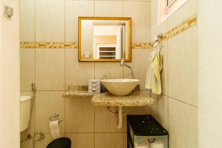 Casa à venda com 200m², 3 quartos e 2 vagas Casa à venda com 200m², 3 quartos e 2 vagasBanheiro 2