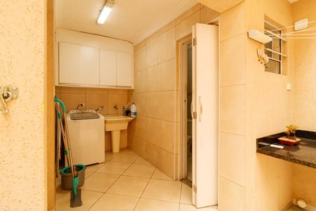 Casa à venda com 200m², 3 quartos e 2 vagas Casa à venda com 200m², 3 quartos e 2 vagasÁrea de Serviço