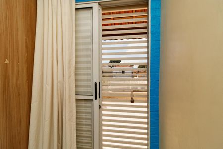 Casa à venda com 200m², 3 quartos e 2 vagas Casa à venda com 200m², 3 quartos e 2 vagasQuarto 2