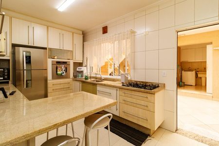 Casa à venda com 200m², 3 quartos e 2 vagas Casa à venda com 200m², 3 quartos e 2 vagasCozinha