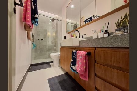 Apartamento à venda com 98m², 3 quartos e sem vaga Apartamento à venda com 98m², 3 quartos e sem vagaBanheiro