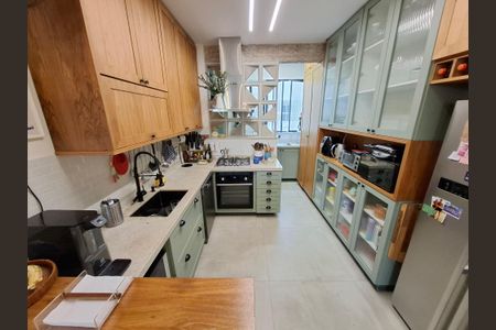 Apartamento à venda com 98m², 3 quartos e sem vaga Apartamento à venda com 98m², 3 quartos e sem vagaCozinha