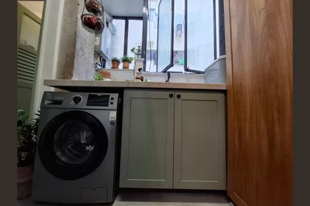 Apartamento à venda com 98m², 3 quartos e sem vaga Apartamento à venda com 98m², 3 quartos e sem vagaÁrea de serviço