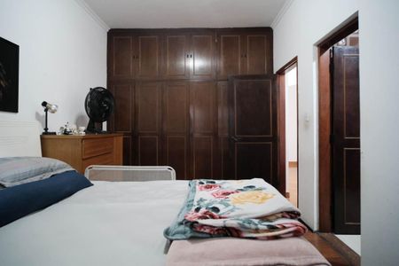 Casa à venda com 330m², 4 quartos e 6 vagasSuíte