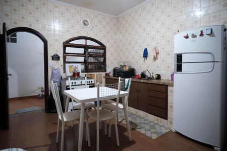 Casa à venda com 330m², 4 quartos e 6 vagasCozinha