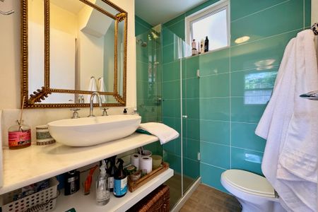 Apartamento à venda com 77m², 2 quartos e sem vaga Apartamento à venda com 77m², 2 quartos e sem vagaBanheiro